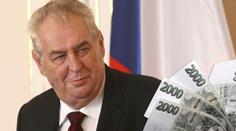Prezidentští kandidáti zveřejnili účty. Podívejte, kolik na nich mají
