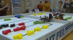 Roboti z celé ČR se utkali v netradiční disciplíně. Hráli legendární hru z 80. let