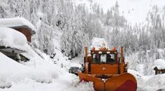 Extrémní počasí v Evropě: Obří závěje, lidé odřízlí od světa