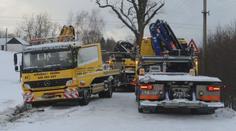 Na Liberecku uvízly 2 odtahovky! Řidič čekal na záchranu hodiny