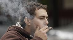 Slovensko mění přístup k drogám. Za trochu marihuany nebude soud