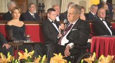 Zeman požaduje zvýšení daní. Vláda to odmítá, zvažuje naopak více úlev