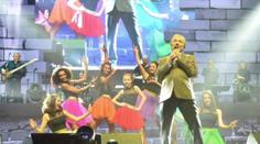 Karel Gott má za sebou ohromný koncert, vystoupily i dcery! VIDEO