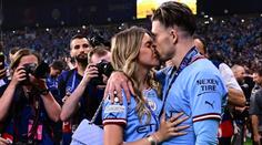 Euro nevyšlo, přesto Grealish slaví. S přítelkyní očekává miminko