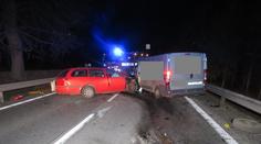 Tragická nehoda na Jihlavsku. Při srážce dodávky s autem zemřel řidič