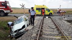 Pět nehod za šest dní! I ve čtvrtek se srazilo auto s vlakem