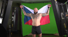 Martínek stoupá žebříčkem KSW, odskočil od rivala Pešty