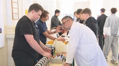 Škola prezentuje závěrečné práce studentů. Ti si pak snadněji najdou práci