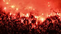 Polské peklo v Leicesteru. Fanoušci ukázali pyroshow a rvali se s policií