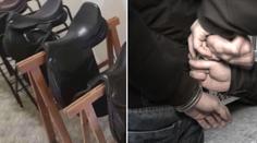 Policie obvinila muže z krádeže pěti jezdeckých sedel za 200 tisíc korun