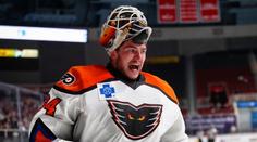 Gólman musel chytit 94 střel! Hrál se nejdelší zápas historie AHL