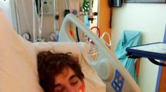 Alec (14) snědl sendvič, lékaři pak 100 dní bojovali o jeho život