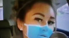 Žertovné video stálo youtubery vyhoštění z Bali, namalovali si roušku