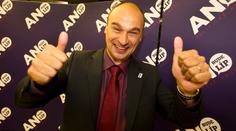 Neznalost poslance Kolovratníka. Smějí se mu kvůli Čapímu hnízdu
