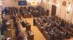 Sněmovna schválila změny minimální mzdy. Ta by měla postupně růst