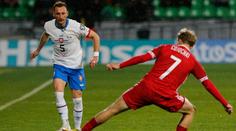 Měli jsme hrát více po stranách, říká Šmicer. Z bodové ztráty nedělá tragédii