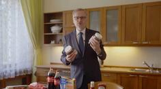 Premiér Fiala vyrazil do Německa na nákupy. V komentářích to schytal