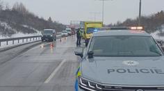 Vážná nehoda na Pražském okruhu: Srazilo se šest aut, několik zraněných