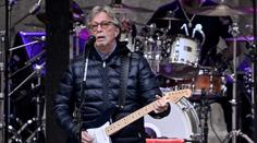 Lidé utratili tisíce za koncert Claptona. Zuří, že ho skoro neviděli
