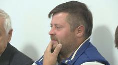 Slepce měl řidič vézt na kapotě skoro kilometr, hrozila mu smrt