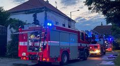 Tragický noční požár v Praze, v rodinném domě uhořeli dva lidé