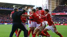 Ostuda v Anglii. Fanoušek napadl hráče, bleskově dostal doživotní distanc