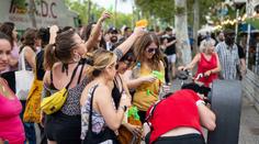 Jeďte domů, protestovali místní v Barceloně. Po turistech stříkali vodou