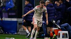 Hráči Bayernu vytekly nervy. Strčil do podavače míčů, ten spadl ze židle