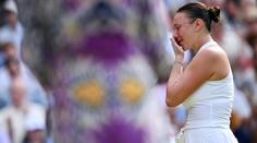 Od roku 1911 se to ve Wimbledonu nestalo. Tenistka se po kanárech rozbrečela