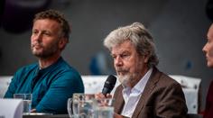 Respekt k legendě. Prezident Pavel dorazil na Messnerovu rozlučku