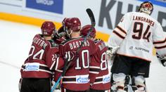 Hodně bizarní branka v KHL! Český rozhodčí ji musel ověřovat u videa
