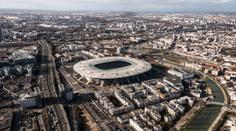 Strach v Paříži: Před stadionem, kde se hraje Euro, se ozval výbuch