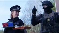 Vánoční video české policie: Rýpnutí do Slováků si neodpustili