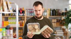 Do obchodů se dostaly houby s nebezpečnou bakterií. Nejezte je, varuje inspekce