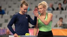 Krejčíková se Siniakovou v Paříži končí po prvním kole. Padla i Vondroušová