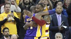 LeBron a Kobe proti sobě: Souboj ikon zvedal diváky ze sedadel