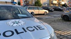 Ujížděl v kradeném autě! Policisté museli varovně střílet