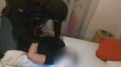 Cizinci měli na internetu podvést řadu lidí. Policie je zadržela