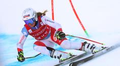 Ledecká v Super-G dojela sedmnáctá. Vyhrála Švýcarka Suterová