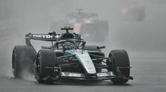 Russell přežil velké nebezpečí. Po startu sprintu šel do vedení, na konci kola boural