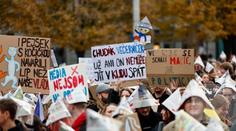 Platforma studentů vyhlásila výstražnou stávku. Na náměstích se sešly tisíce lidí