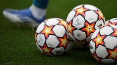 UEFA pokračuje v revolučních novinkách. Zavádí poloautomatické ofsajdy