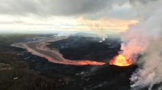 Sopka Kilauea na Havaji stále soptí, láva létá do výšky 60 metrů!
