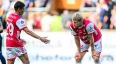 Fotbal je bratrství. Všichni hráči si oholili hlavy, kapitána dohnali k slzám