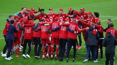 Dortmund vystřelil titul Bayernu. Ten následně nastřílel půltucet gólů