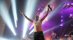 Před měsícem zpíval v Praze. Fanoušci Linkin Park nechápou