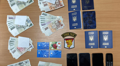 Skupina Ukrajinců získala podvodem miliony na dávkách. Běžná praxe, řekli policii