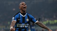 Ashley Young z Interu Milán se podělil o rady a postřehy z centra nákazy