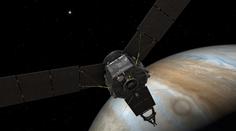 Král planet na dosah! Sonda Juno je na oběžné dráze Jupiteru