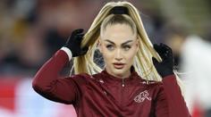 Sexy fotbalistka se ukázala bez make-upu. Fanoušci ji za to zkritizovali
